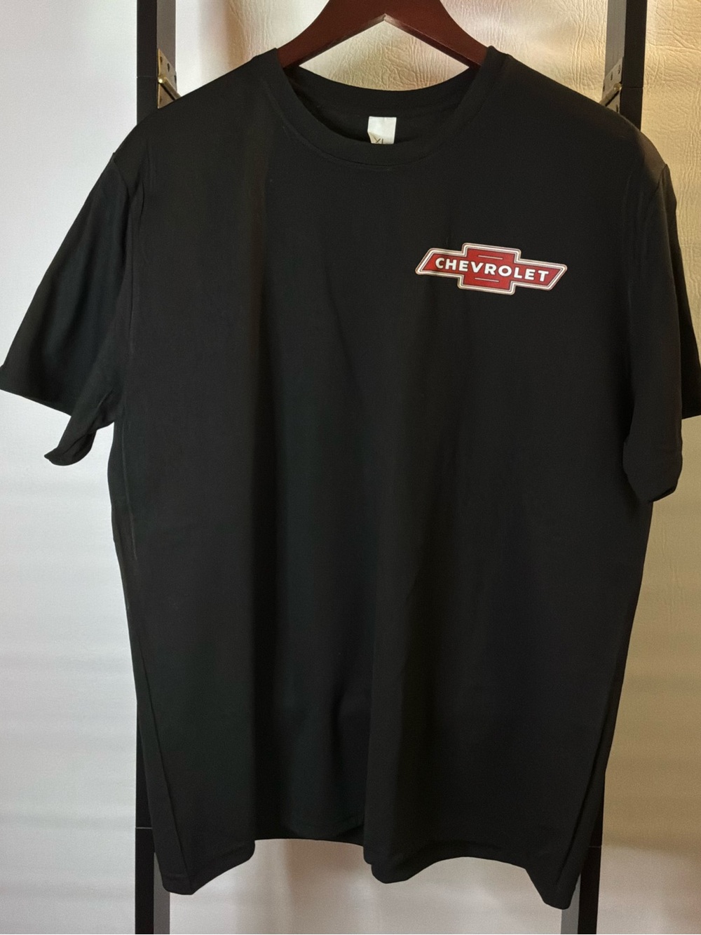 🌙✨ NWOT Chevrolet Logo T-Shirt Men’s Graphic Tee.